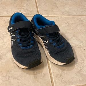 Toddler Boy ASICS size 10K